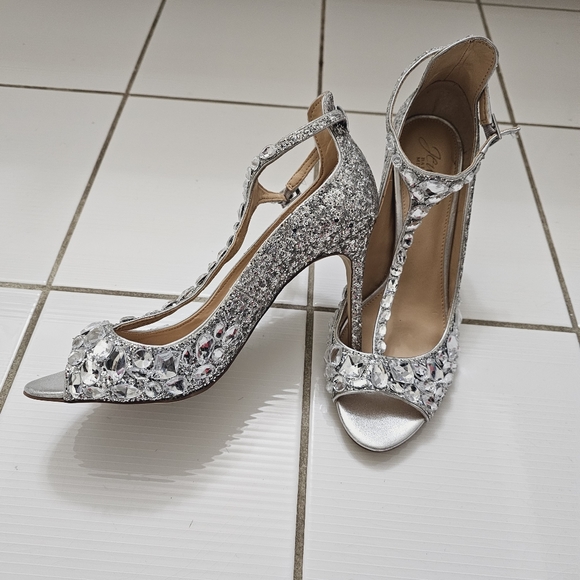 JEWEL by BADGLEY MISCHKA Conroy Stiletto Heels, Silver Embellished Sz 7.5 NWOT - Picture 5 of 13